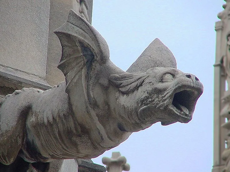 Gargolla-a-forma-di-drago-duomo-di-Milano-via-Wikipedia