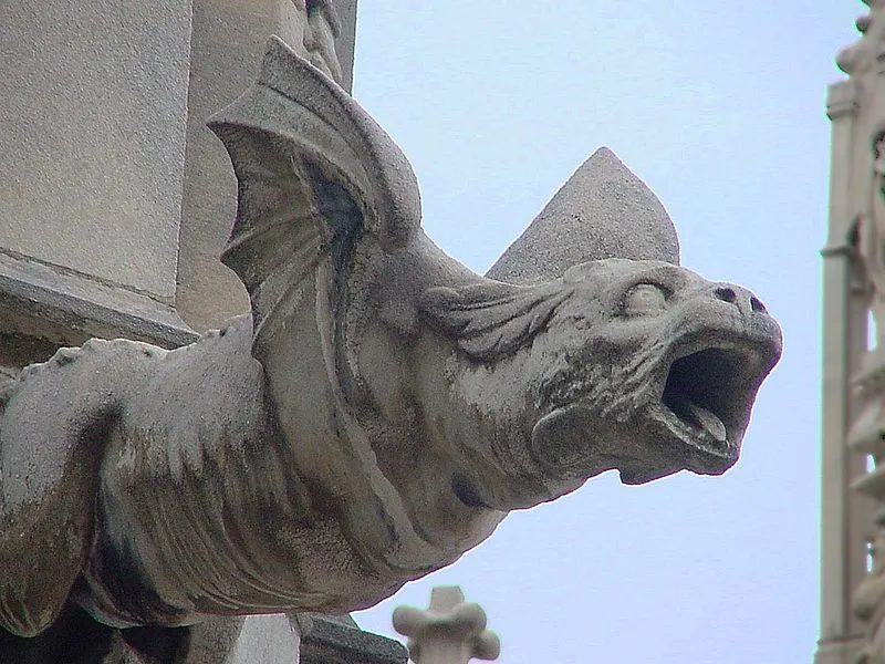 Mostro che divora un bambino, Chiesa di Saint-Pierre, XII secolo, Chauvigny